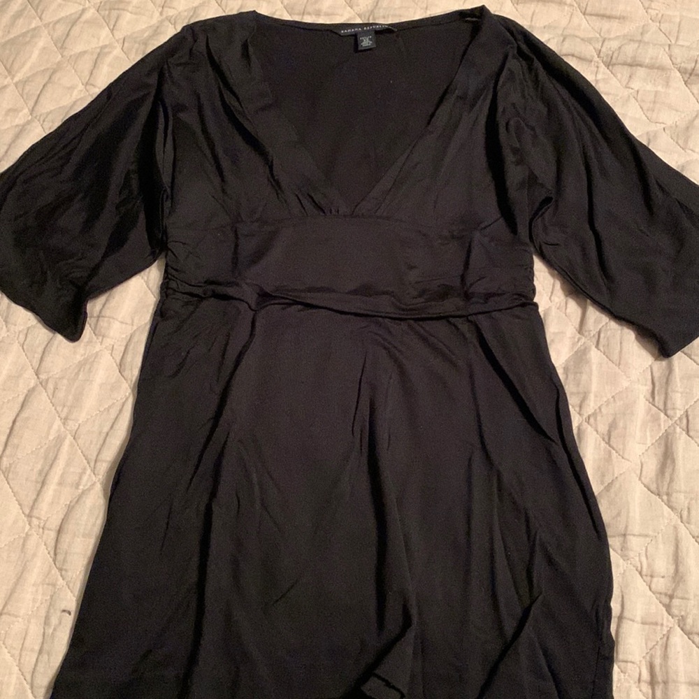 Banana Republic petite XS black v-neck top, Silk/Cotton blend, never worn